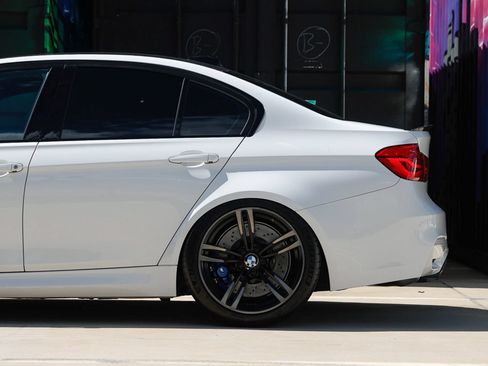 Used 2018 BMW M3 RWD image 29