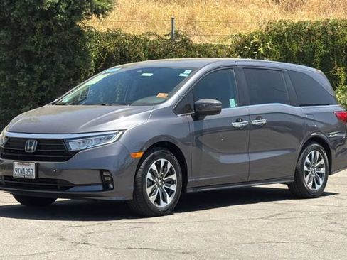 Certified 2024 Honda Odyssey EX-L image 9