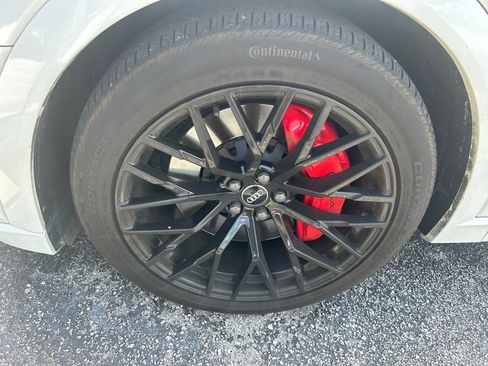 Used 2019 Audi e-tron Prestige w/ Prestige Package AWD/4WD image 2