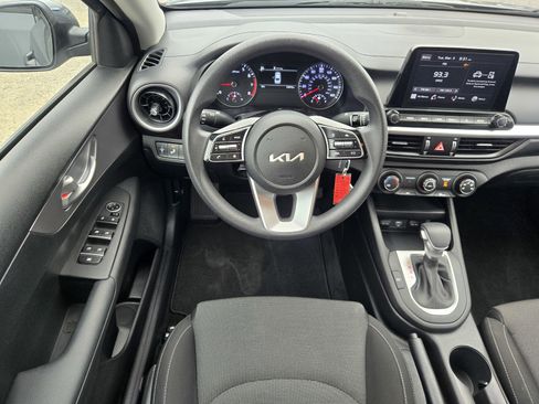 Certified 2023 Kia Forte LXS w/ LXS Technology Package image 12