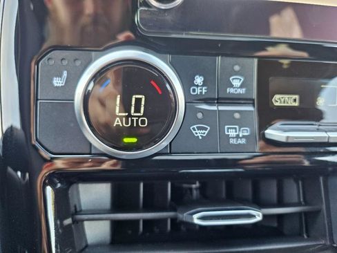 Used 2024 Toyota Highlander XSE FWD image 59