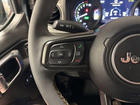 Used 2024 Jeep Wrangler Unlimited w/ Convenience Group AWD/4WD image 25