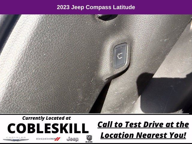 Used 2023 Jeep Compass Latitude w/ Convenience Group AWD/4WD image 13
