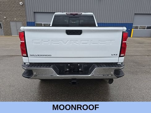 Used 2025 Chevrolet Silverado 2500 LTZ w/ LTZ Premium Package AWD/4WD image 5