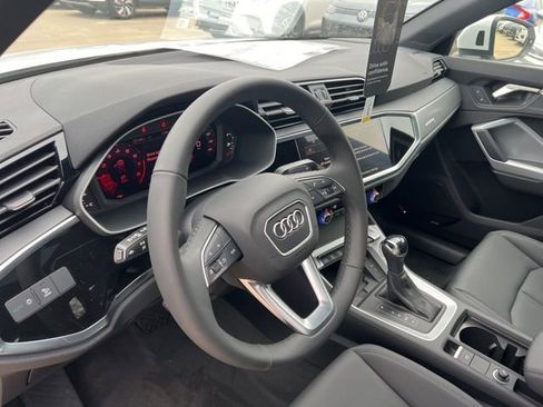 New 2025 Audi Q3 2.0T Premium image 12