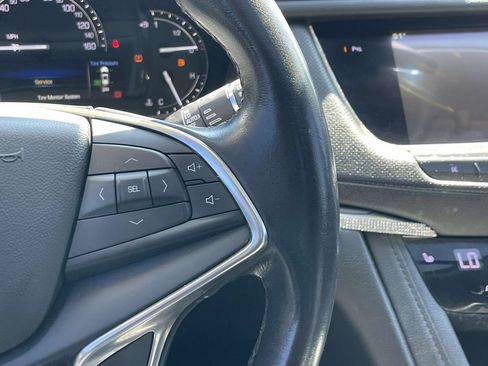 Used 2018 Cadillac XT5 Luxury w/ Driver Awareness Package AWD/4WD image 28