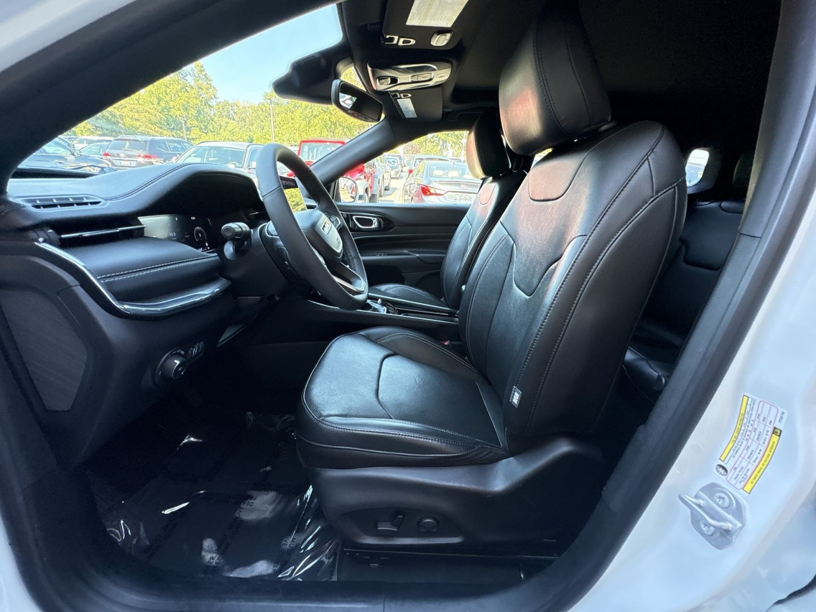 Used 2023 Jeep Compass High Altitude w/ Driver Assist Group I AWD/4WD image 13
