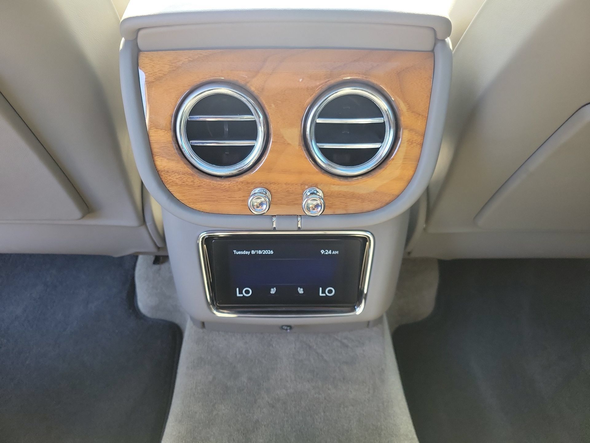 Certified 2023 Bentley Bentayga Plug-In Hybrid AWD/4WD image 24