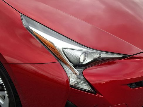 Used 2017 Toyota Prius Three image 10