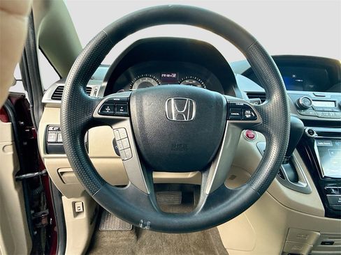 Used 2017 Honda Odyssey SE image 12