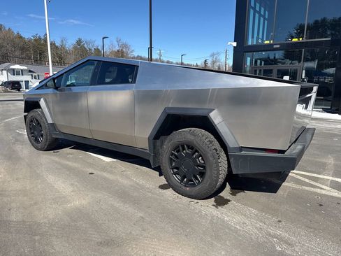 Used 2024 Tesla Cybertruck AWD Crew Cab image 3