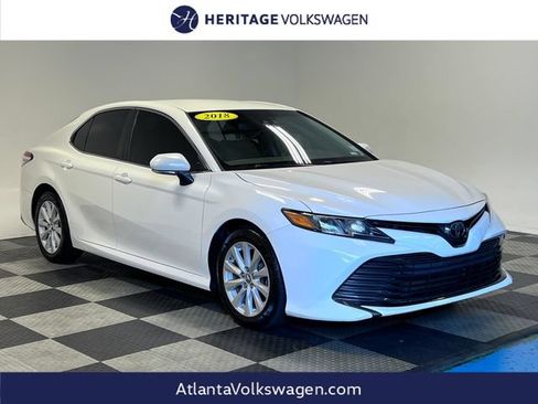 Used 2018 Toyota Camry LE w/ Convenience Package FWD image 1