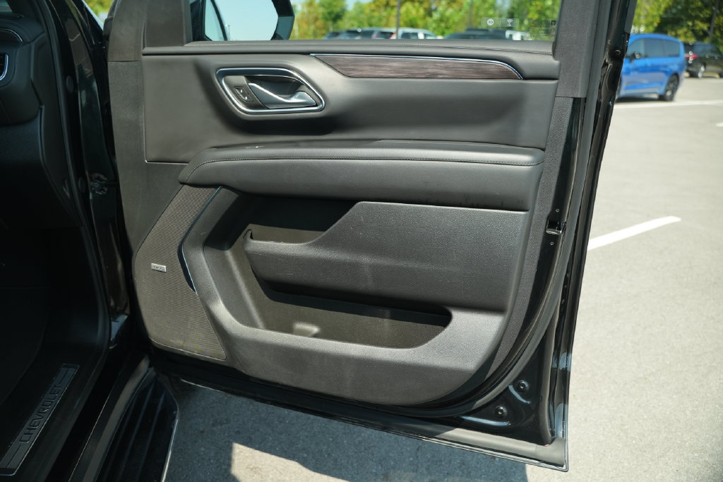 Used 2024 Chevrolet Tahoe LT AWD/4WD image 23