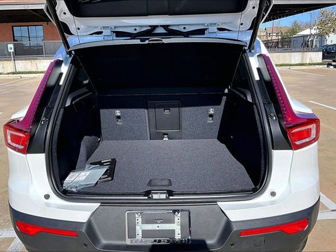 New 2026 Volvo XC40 B5 Core image 45