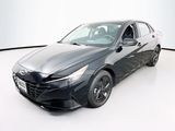 Used 2022 Hyundai Elantra SEL w/ Convenience Package image 3