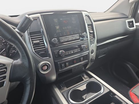 Used 2020 Nissan Titan SV w/ SV Convenience Package RWD image 19