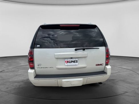 Used 2014 GMC Yukon XL Denali RWD image 8