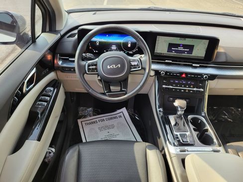 Used 2023 Kia Carnival SX Prestige FWD image 11