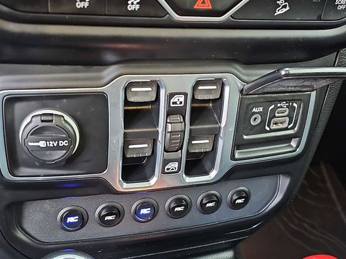 Used 2020 Jeep Wrangler Willys image 22