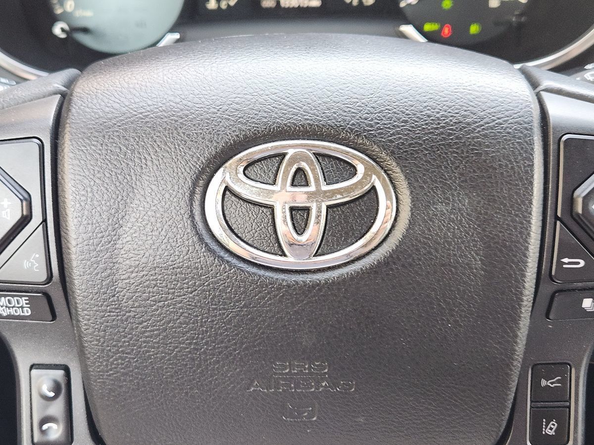 Used 2020 Toyota Sequoia Platinum RWD image 48