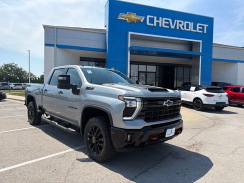 Used 2026 Chevrolet Silverado 2500 LT w/ Trail Boss Package AWD/4WD image 1