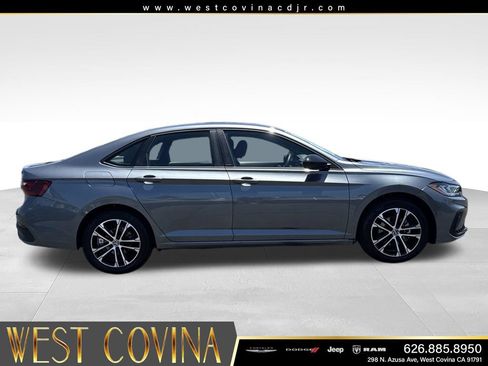 Used 2025 Volkswagen Jetta Sport FWD image 11