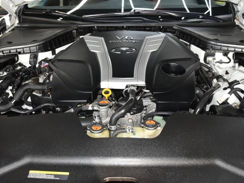 Used 2017 INFINITI Q50 Sport AWD/4WD image 16