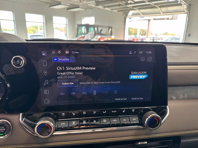 Used 2024 Chevrolet Colorado ZR2 w/ ZR2 Convenience Package III AWD/4WD image 37