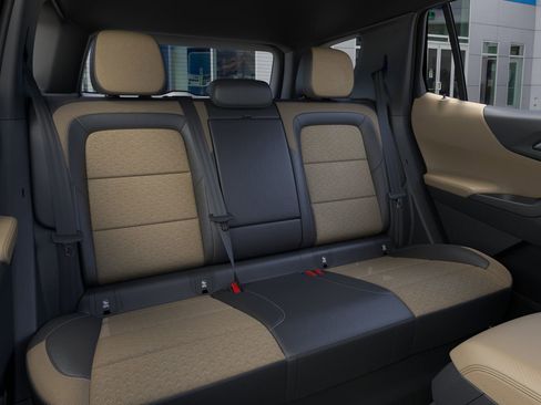 New 2026 Chevrolet Equinox ACTIV image 17