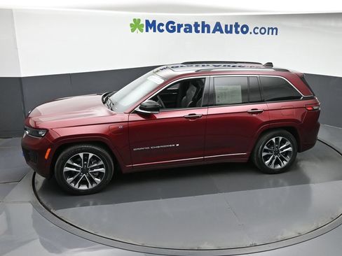 Used 2023 Jeep Grand Cherokee Overland w/ Luxury Tech Group IV AWD/4WD image 28