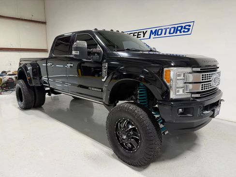 Used 2018 Ford F350 Platinum w/ Platinum Ultimate Package image 8