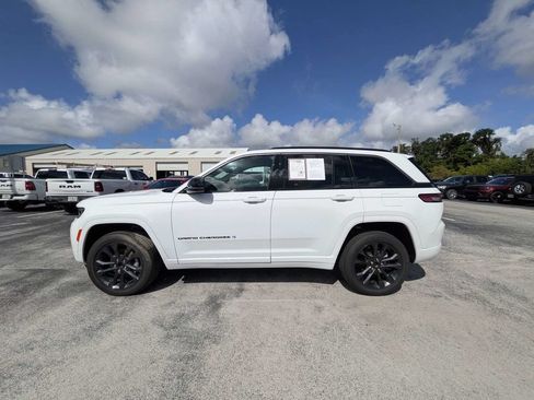 Used 2026 Jeep Grand Cherokee Limited AWD/4WD image 6
