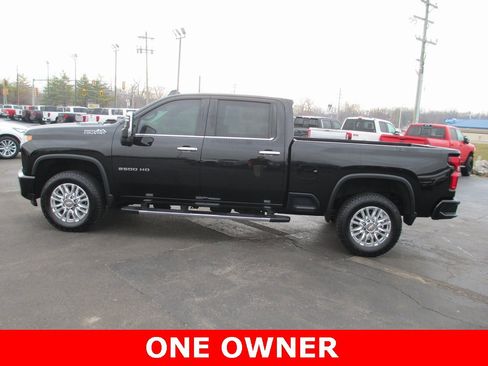 Used 2022 Chevrolet Silverado 2500 High Country w/ Technology Package image 8