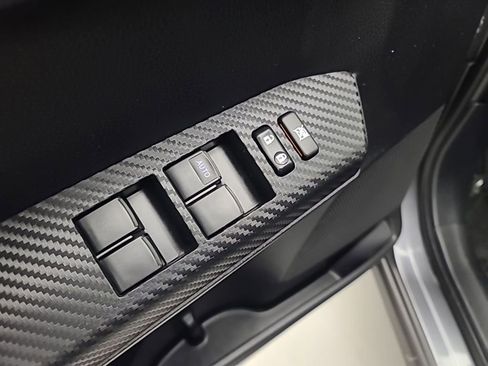 Used 2015 Toyota RAV4 LE image 21