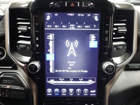 Used 2019 RAM 2500 Laramie AWD/4WD image 25