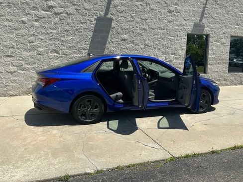 Certified 2023 Hyundai Elantra SEL FWD image 12