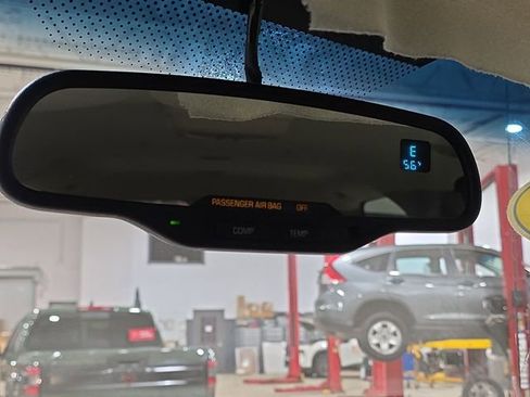 Used 2004 Chevrolet Suburban LS image 17