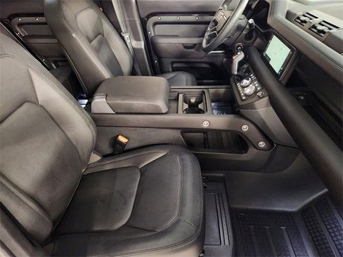 Used 2024 Land Rover Defender 110 X-Dynamic SE image 3