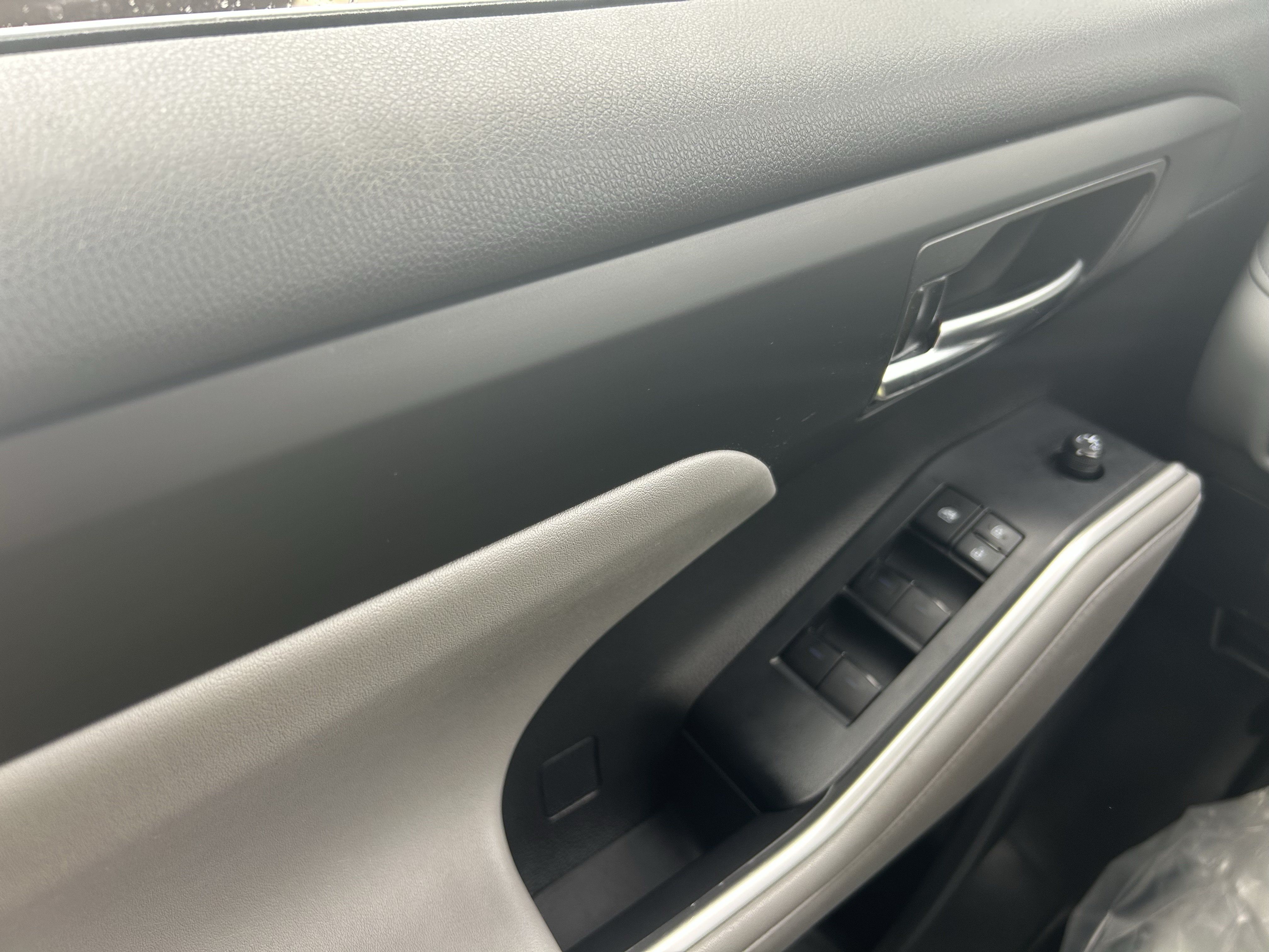 Certified 2021 Toyota Highlander XLE AWD/4WD image 18