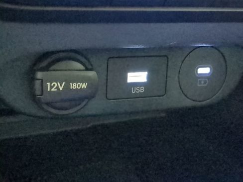 Used 2025 Hyundai Elantra Sport image 20