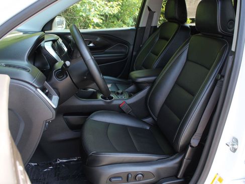 Used 2024 GMC Terrain SLT w/ Elevation Edition AWD/4WD image 17