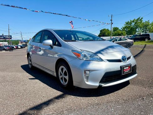 Used 2015 Toyota Prius Two FWD image 7