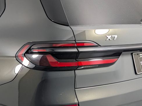 Used 2025 BMW X7 M60i AWD/4WD image 16