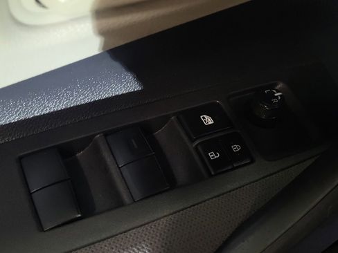 Used 2025 Toyota Corolla LE FWD image 27