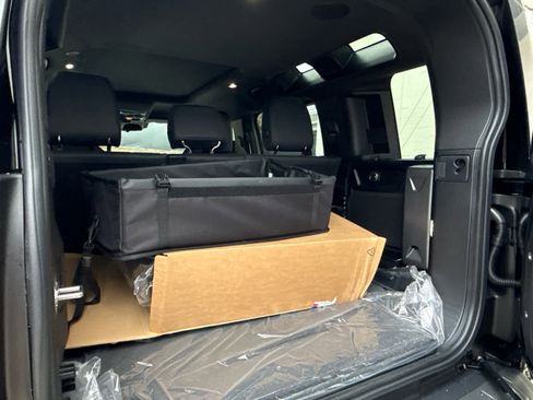New 2026 Land Rover Defender 110 OCTA AWD/4WD image 18