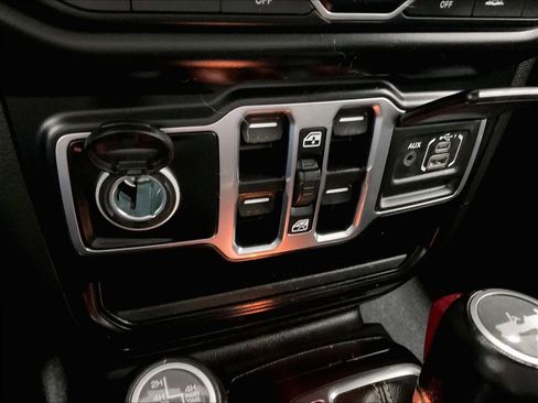 Used 2023 Jeep Wrangler Sahara w/ Cold Weather Group AWD/4WD image 26