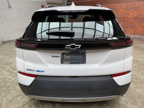 Used 2023 Chevrolet Bolt EUV LT w/ Driver Confidence Package image 5