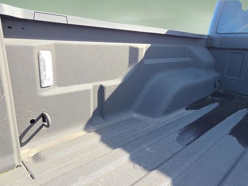 Used 2021 Jeep Gladiator Sport image 19