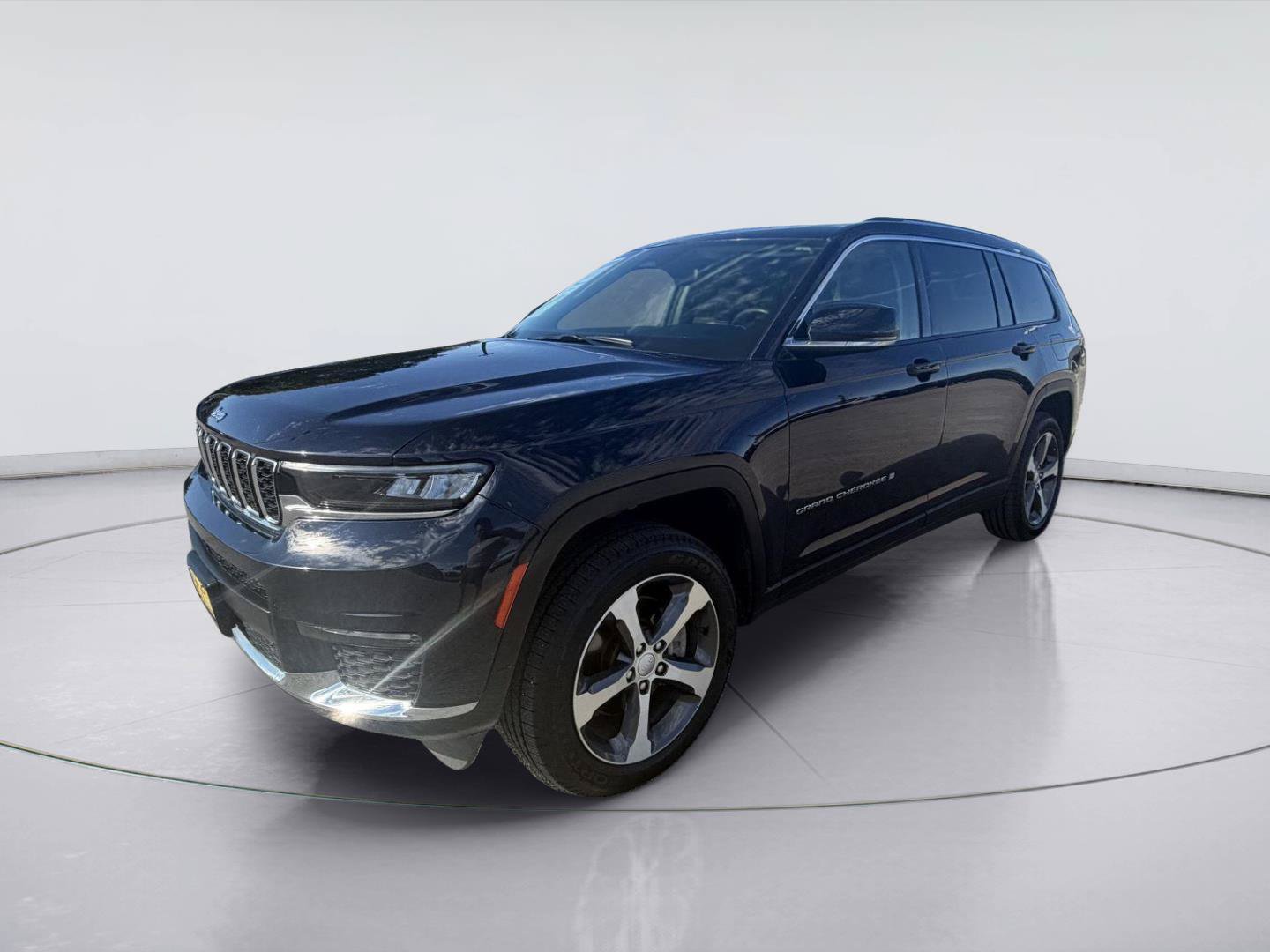 Used 2023 Jeep Grand Cherokee L Limited w/ Trailer Tow Group (B) AWD/4WD image 9