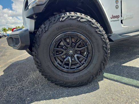 Used 2021 Jeep Wrangler Unlimited Rubicon AWD/4WD image 29